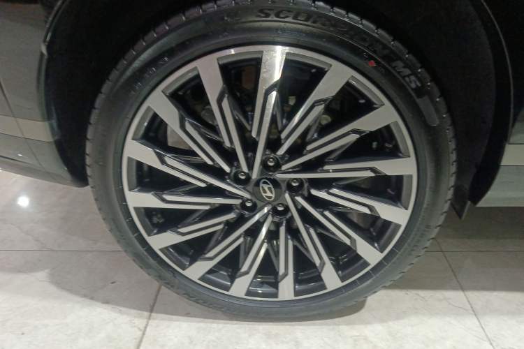 Used Hyundai Santa Fe 2024 2.0T Connoisseur Ultra
