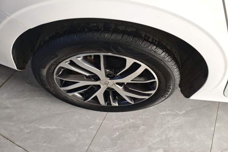 Used Geely Auto Emgrand 2023 4th Generation Champion Edition 1.5L CVT Luxury Model Right Rear Wheel Hub