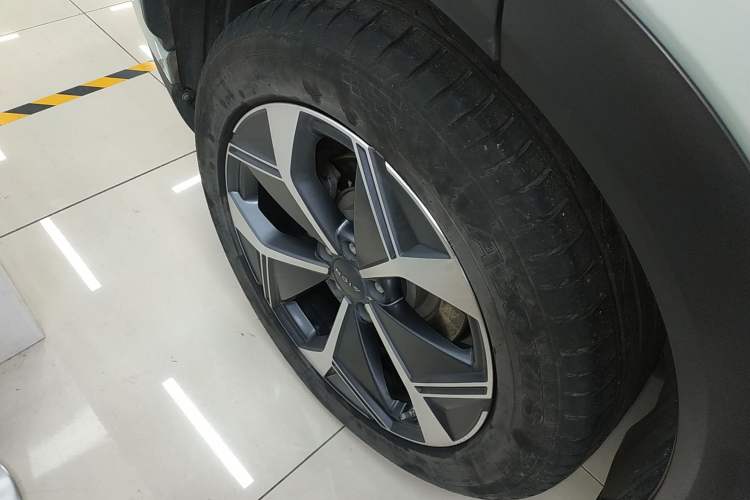 Used AION V 2021 Plus 70 Smart Edition Lithium Iron Phosphate