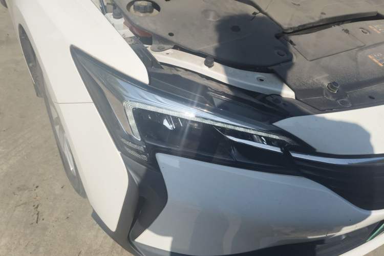 Used Buick Velite 6 2022 Plug-in Hybrid Connected Fashion Model Right Front Headlight