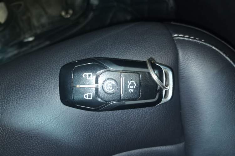 Used Ford Taurus 2017 EcoBoost 245 Fashion Edition
