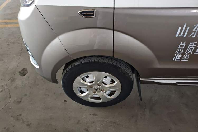 Used Jinbei New Hiace S 2023 1.5L Wealth Edition Van 2/5-Seater Non-Air-Conditioned Version SWC15M
