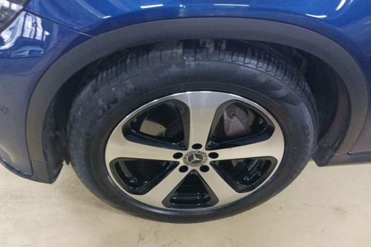 Used Mercedes-Benz GLC Coupe 2017 GLC 200 4MATIC Coupe SUV Exterior 4