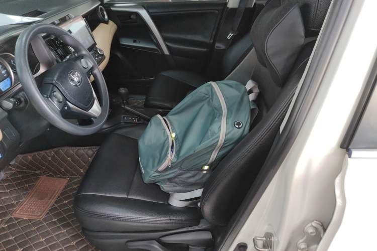 Used Toyota RAV4 2018 2.0L CVT Two-Wheel Drive Fashion X Edition