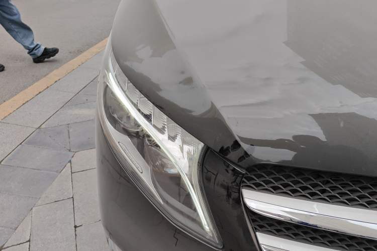 Used Mercedes-Benz V-Class 2021 V 260 Prestige Edition Right Front Headlight