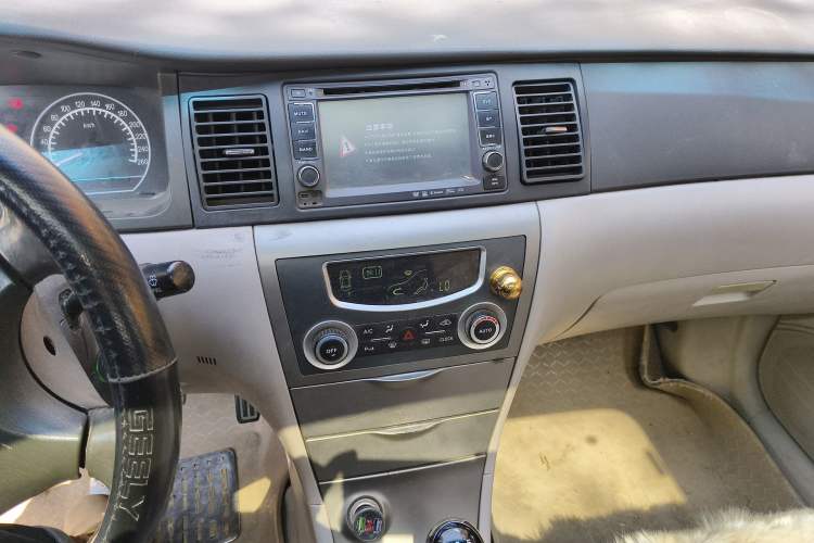 Used Geely Auto Ocean 2012 Energy-Saving Edition 1.5L Manual Luxury Model
