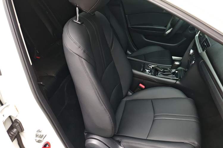 Used Mazda 3 Axela 2017 Sedan 1.5L Automatic Luxury Model Emission Standard China V