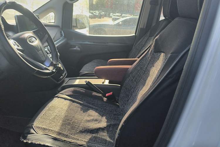 Used JAC Refine M3 2023 PLUS 1.5T 5/7-seat Classic Edition