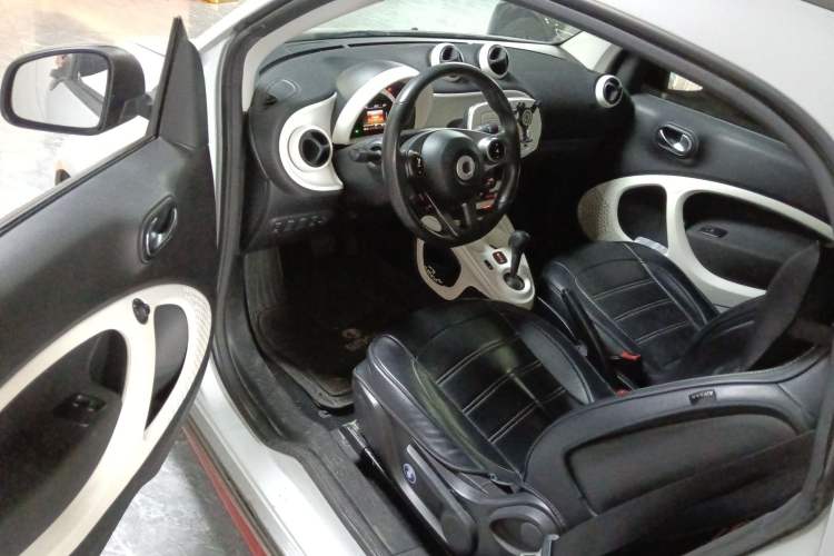 Used smart fortwo 2015 1.0L 52 kW Hardtop Passion Edition
