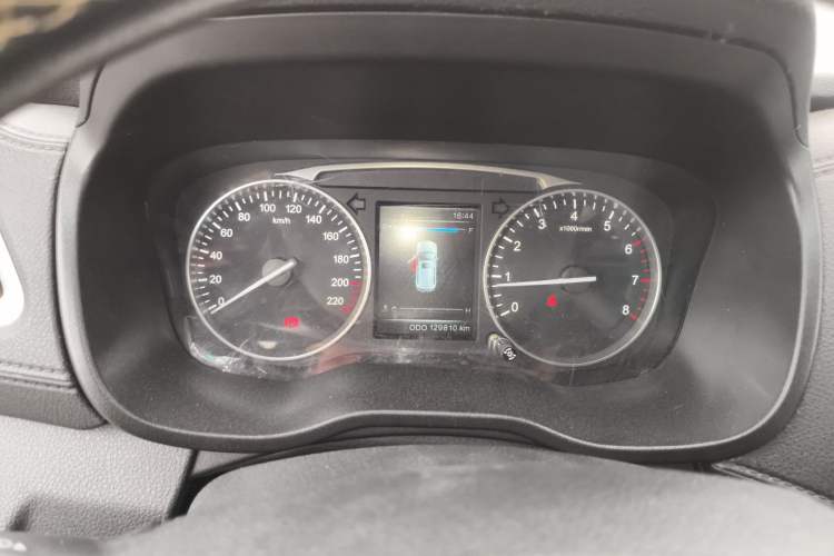 Used SWM X7 2016 1.8L Manual Luxury Edition 7 Seats Instrument Cluster