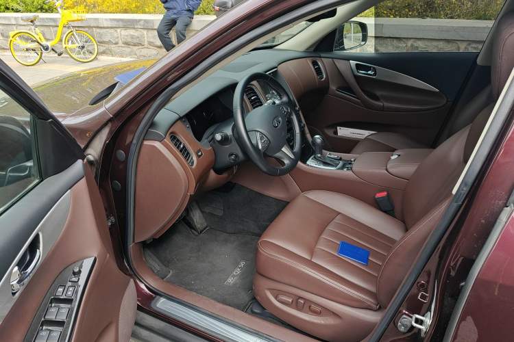 Used Infiniti QX50 2015 2.5L Enjoyment Edition Interior 3