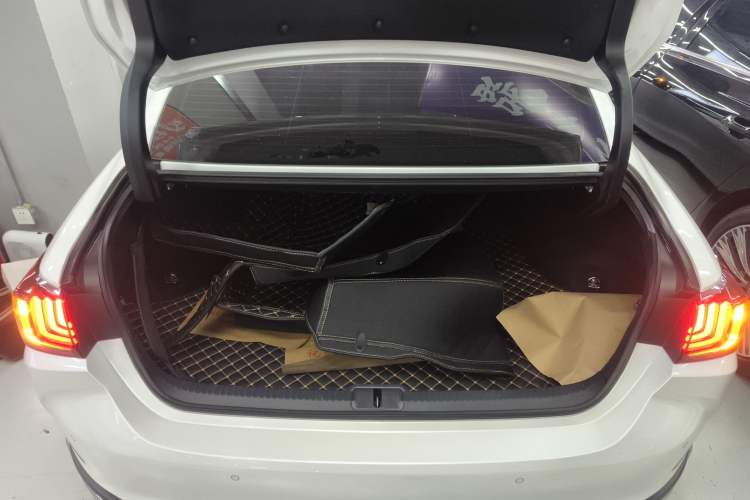 Used Lexus ES 2022 200 Excellence Edition
