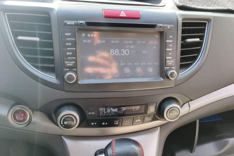 Used Honda CR-V 2012 2.4L four-wheel drive luxury version Audio And AC Panel
