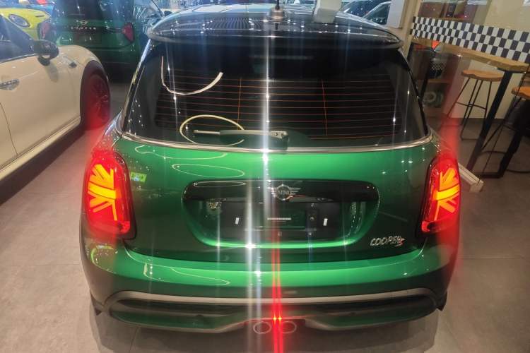 Used MINI 2022 Updated 2.0T COOPER S Artist Rear