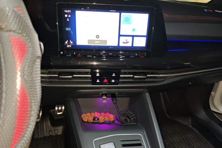 Used Volkswagen Golf 2023 280TSI DSG R-Line 20th Anniversary Edition Audio And AC Panel