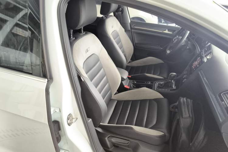 Used Volkswagen Golf 2020 Charming Edition 280TSI DSG R-Line