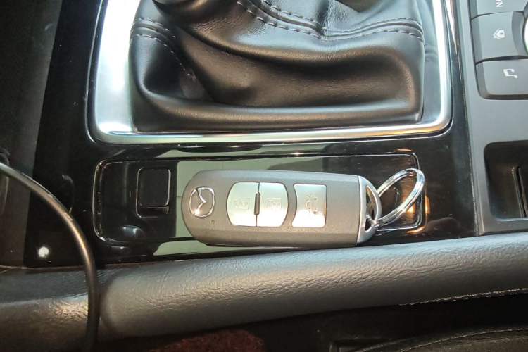 Used Mazda 3 Axela 2017 Sedan 1.5L Automatic Luxury Model Emission Standard China V Vehicle Key