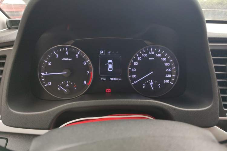 Used Hyundai Elantra (6th Generation / Lingdong) 2016 1.6L Automatic ZhiXuan – Elite Version Odometer Close Up