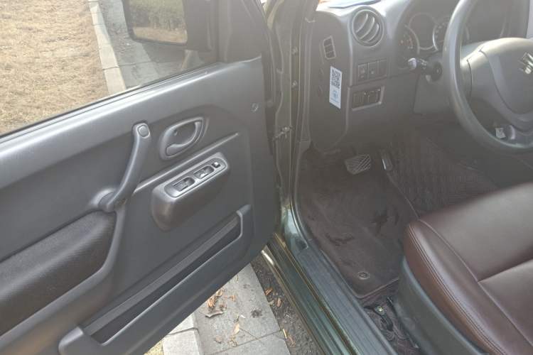 Used Suzuki Jimny 2015 1.3 AT JLX
