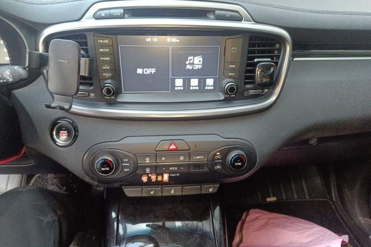 Used Kia Sorento 2015 Sorento L 2.4L Gasoline 4WD Elite Edition 5 Seats China IV Standard
