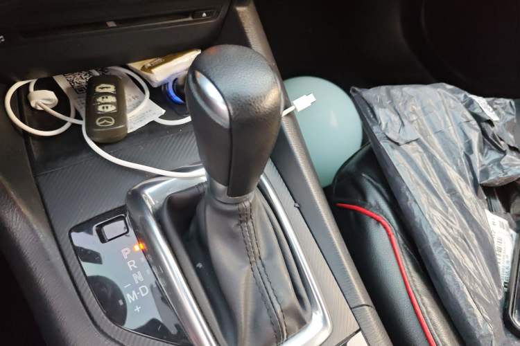 Used Mazda Mazda 3 Axela 2016 Sedan 1.5L Automatic Comfort Model
