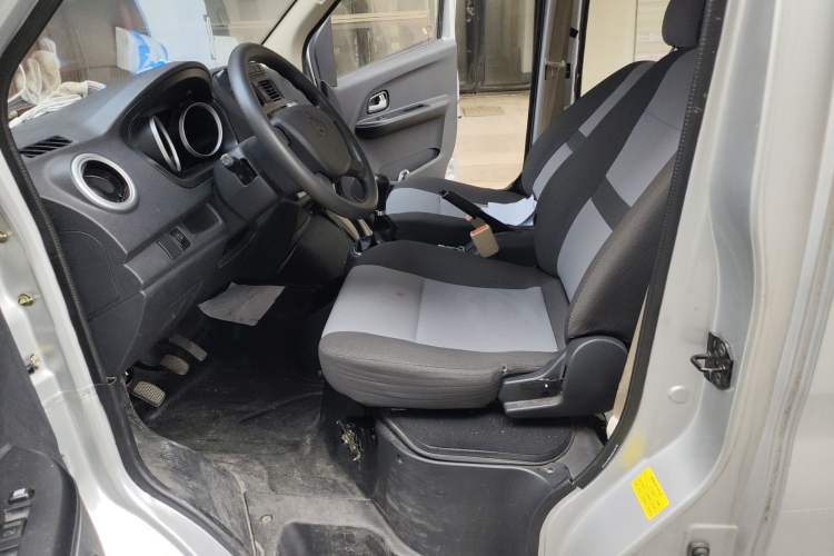 Used CHANGAN KAICHENG Ruixing M60 2020 1.5L Standard Version China VI 6-Seater DAM15KR Left Front Seat