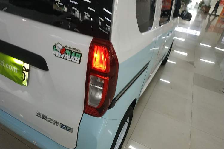 Used Wuling Zhiguang New Energy 2025 Standard Model Exterior 6