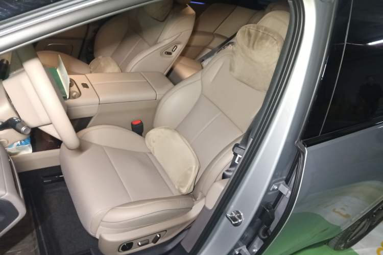 Used Li Auto Li Auto i6 2025 Model Two-Wheel-Drive Standard Type
