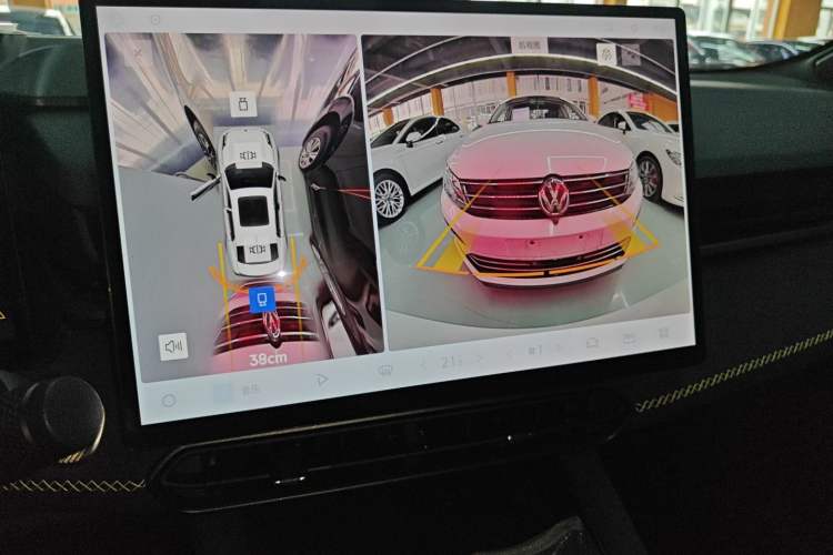 Used Lynk & Co 03 2026 Model 1.5TD DCT Pro Audio And AC Panel