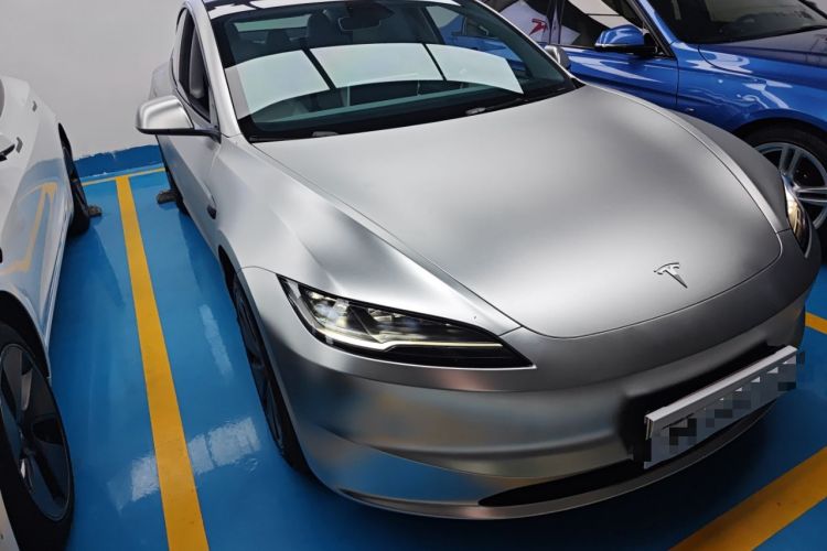 Used Tesla Model 3 2023 Rear-Wheel-Drive Version Front Right 45 Deg