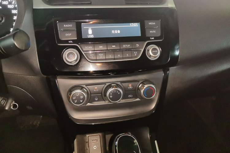 Used Nissan Sylphy 2019 1.6XV CVT Smart Connect Luxury Edition China VI Standard Audio And AC Panel