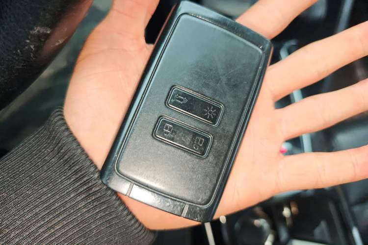 Used Renault Koleos 2017 2.5L Four-Wheel Drive Ultimate Edition