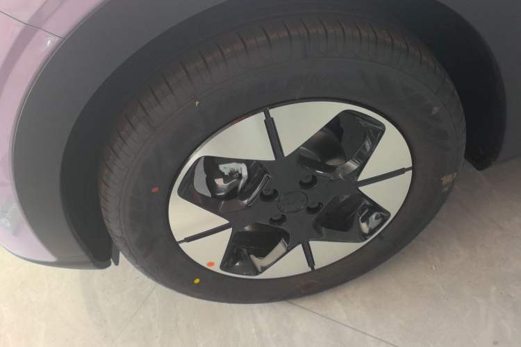 Used Geely Galaxy Geome 2026 Model 310km Dream Edition Left Front Wheel Hub