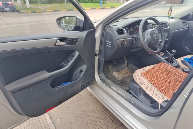 Used Volkswagen Sagitar 2012 1.6L Manual Fashion Edition Driver Seat