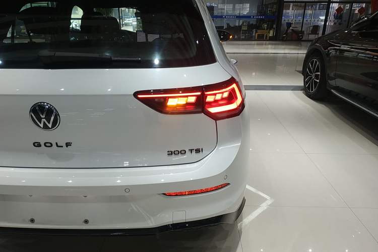 Used Volkswagen Golf 2025 300TSI R-Line Right Rear Taillight