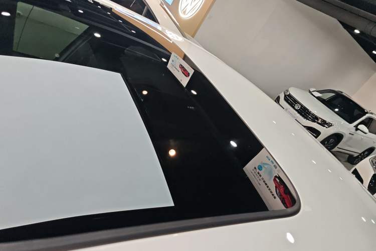 Used Volkswagen Bora 2019 1.5L Automatic Comfort Model Roof