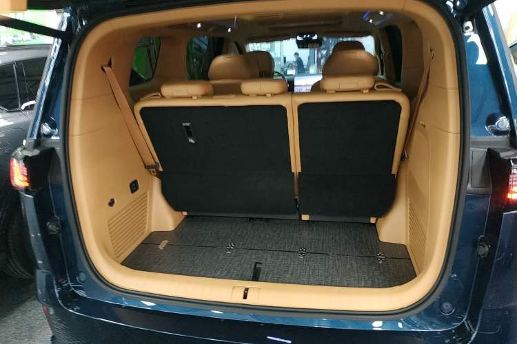 Used VOYAH Dream 2025 PHEV Four-Wheel Drive Prestige Qiankun Edition