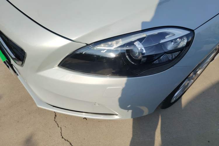 Used Volvo V40 2015 1.6T Zhiya Edition