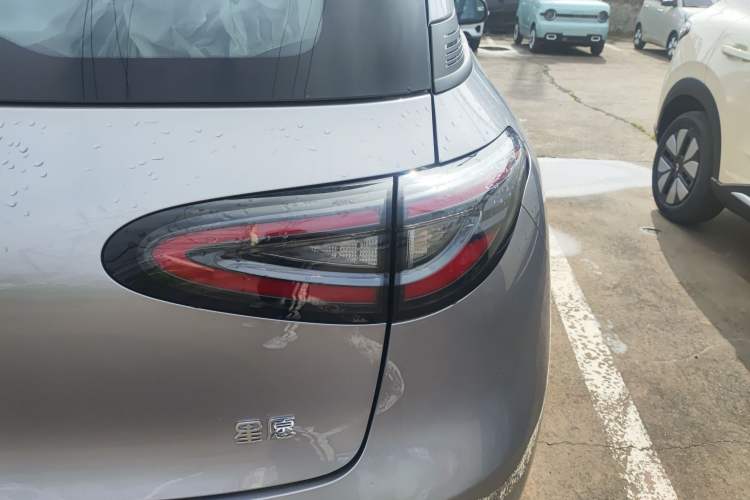 Used Geely Galaxy Geome 2026 Model 310km Youth Edition Right Rear Taillight