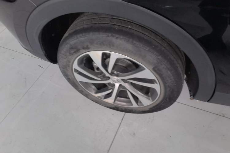 Used Buick Envision 2022 Facelift Encore S 552T Two-Wheel-Drive Luxury Model Right Rear Wheel Hub