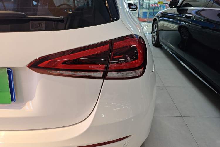 Used Mercedes-Benz A-Class (Import) 2022 A 200 Fashion Model
