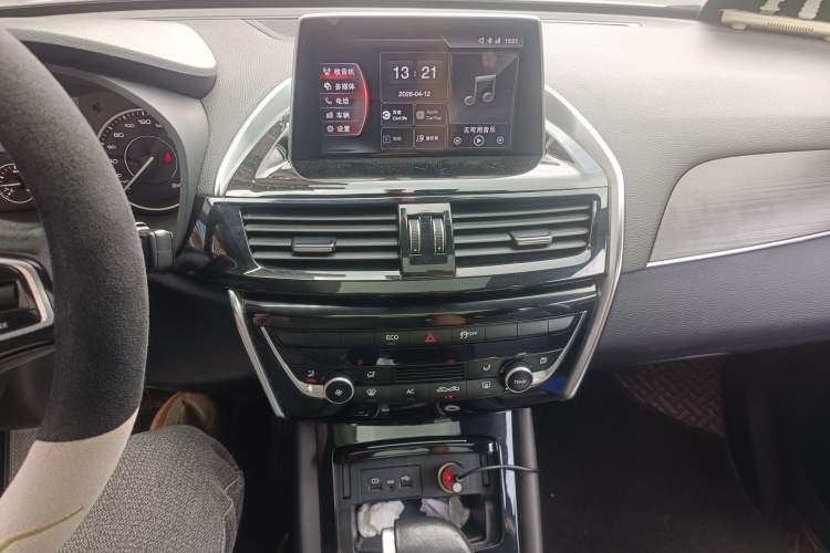 Used BORGWARD BX5 2017 20TGDI Automatic Two-Wheel Drive Pioneer Edition Audio And AC Panel