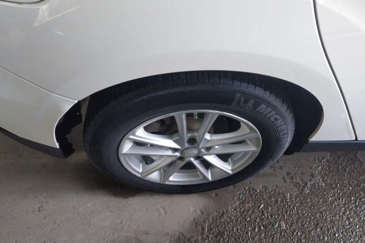 Used Ford Focus 2015 Hatchback 1.6L Automatic Fashion Edition Right Rear Wheel Hub