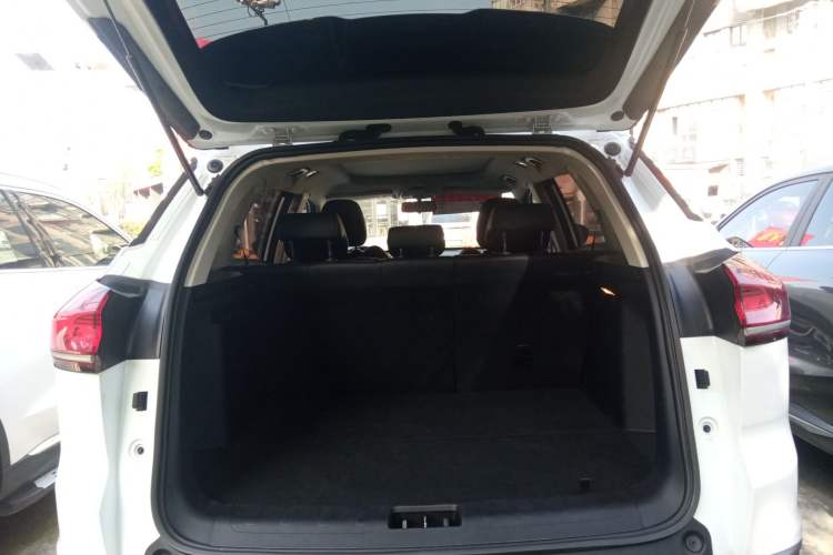 Used Geely Auto Emgrand X7 Sport 2020 1.8TD DCT Smart Connect PRO Trunk