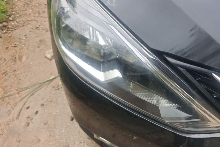 Used Nissan Sylphy 2016 1.6 XL CVT Luxury Edition Right Front Headlight