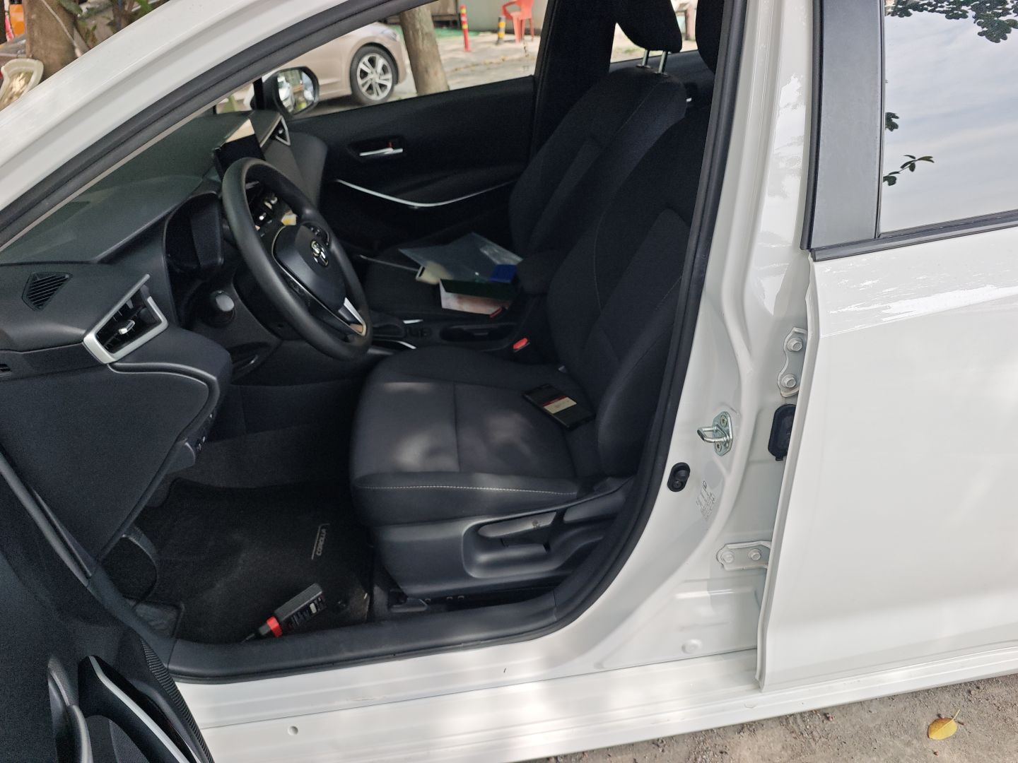 Переднее сиденье в автомобиле