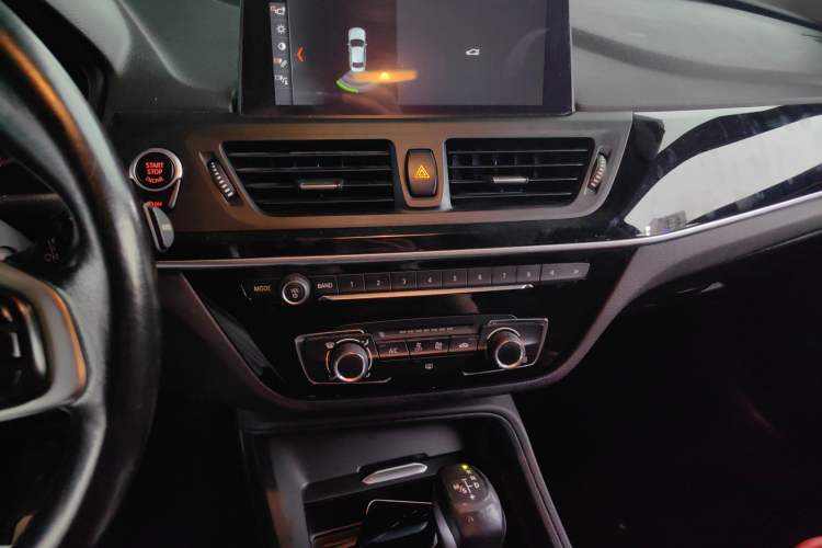 Used BMW 1 Series 2019 118i Fashion Model Audio And AC Panel