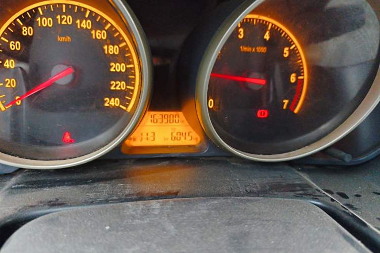 Used Brilliance H330 2013 1.5L Manual Luxury Model Odometer Close Up