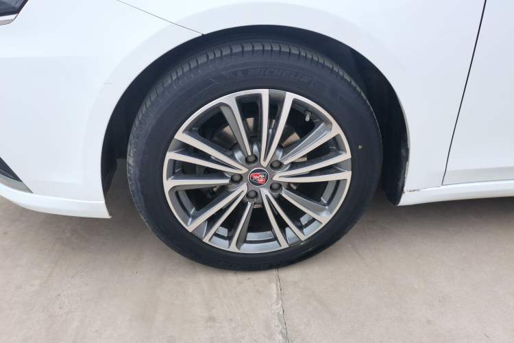 Used Roewe i6 2020 PLUS 1.6L CVT 4G Connected Glory Flagship Edition Left Front Wheel Hub