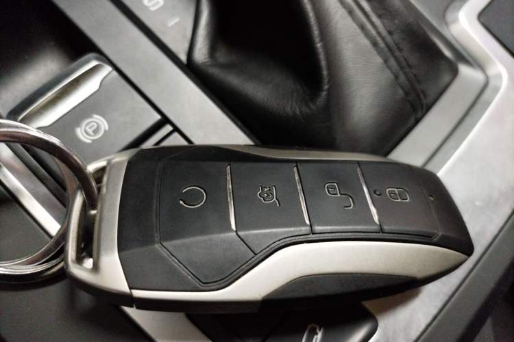 Used BYD Tang 2019 2.0T Automatic SmartConnect Luxury Edition 7 Seats China VI Standard
